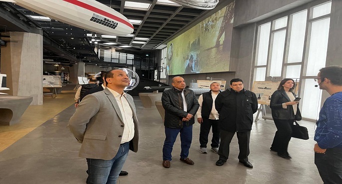 بالصور.. وزير الكهرباء يزور معرض إنجازات الصناعة الوطنية الروسية