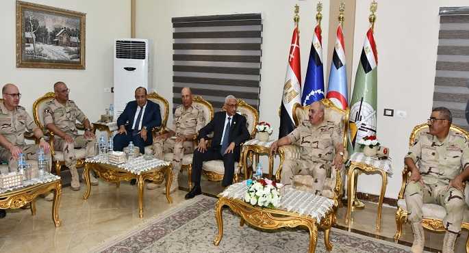 بالصور.. رئيس الأركان يتابع إجراءات فرض السيطرة وتأمين المشروعات التنموية بمحافظة شمال سيناء