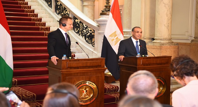 خلال مؤتمر صحفي مع نظيره المجري.. وزير الخارجية: نتطلع لرفع مستوى العلاقات إلى الشراكة الاستراتيجية بين البلدين