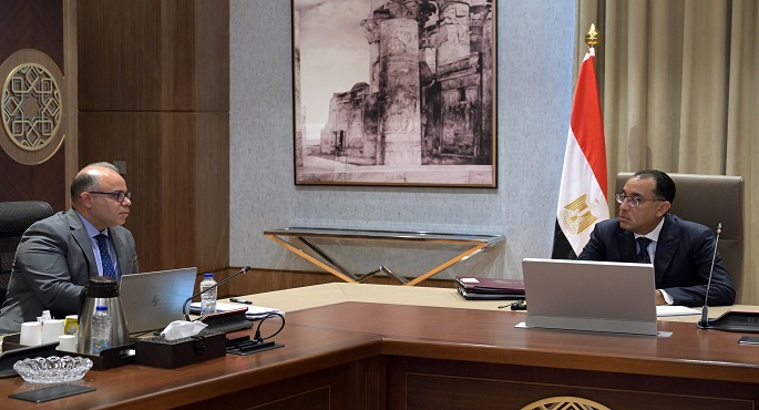 بالصور.. رئيس الوزراء يلتقي رئيس هيئة الرقابة المالية لبحث ملفات عمل الهيئة