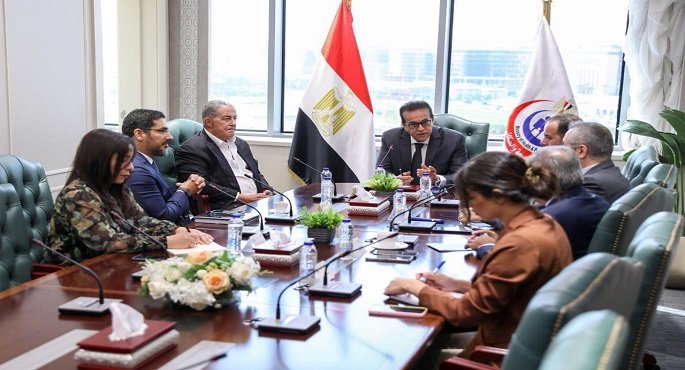 بالصور.. وزير الصحة يلتقي ممثلي شركتين لبحث تعزيز استخدام التكنولوجيا بالقطاع الصحي