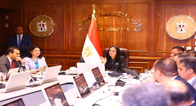 بالصور.. وزيرة التضامن توجه بالعمل على الارتقاء بجودة الخدمات المقدمة للمواطنين