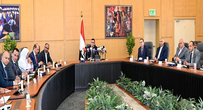 بالصور.. وزير الإسكان: خطة لطرح الوحدات السكنية بأنواعها بالمدن الجديدة