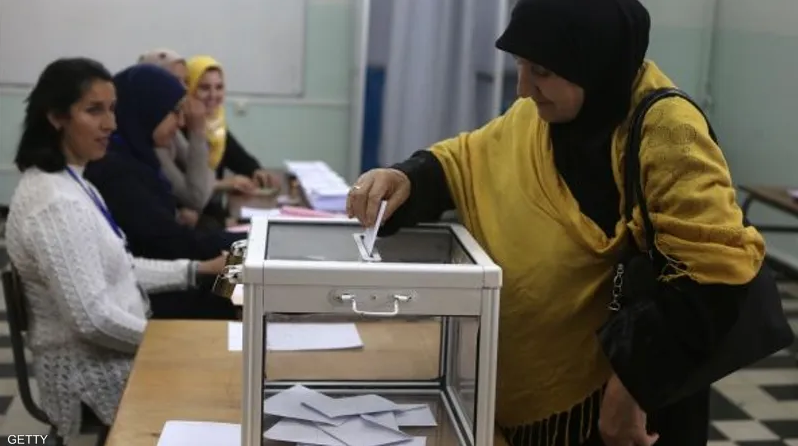 الناخبون الجزائريون يواصلون التصويت في الانتخابات الرئاسية