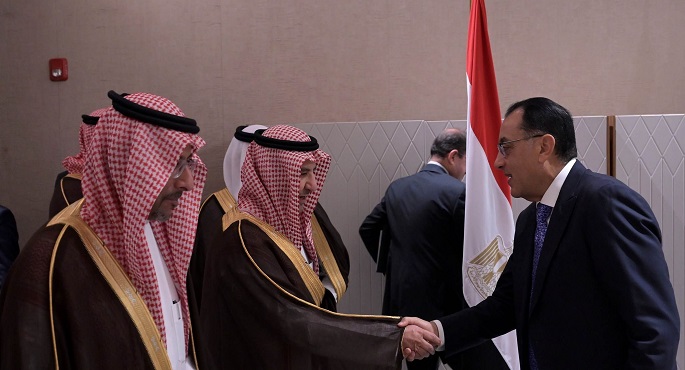 بالصور ..رئيس الوزراء يلتقي وزير الصناعة والثروة المعدنية السعودي لبحث سبل التعاون بين البلدين