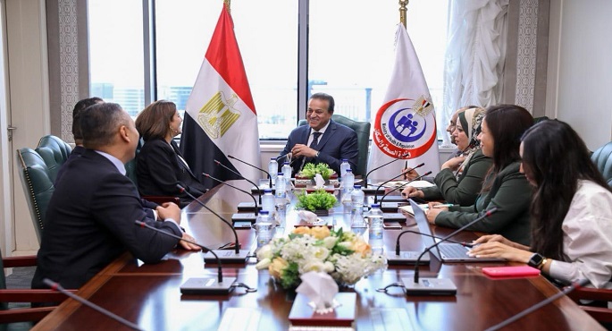 بالصور.. خالد عبدالغفار يبحث مع شركة “نوفارتس” تعزيز التعاون في ملف تطوير الصناعات الدوائية