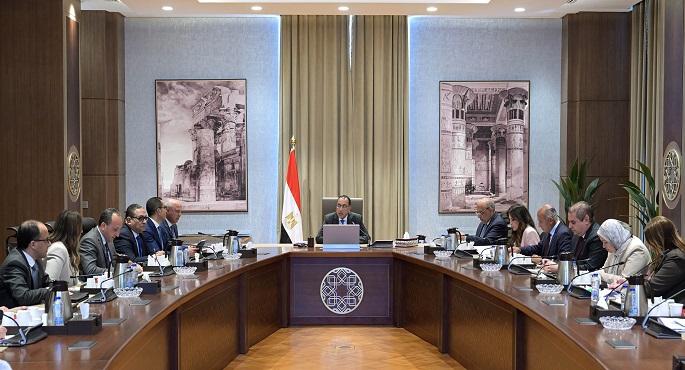 رئيس الوزراء يبحث آلية تعديل حدود الكربون بهدف تعزيز تنافسية الصادرات المصرية