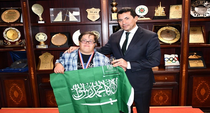 بالصور.. وزير الشباب والرياضة يكرم البعثة المصرية السعودية لذوي الهمم والأصحاء بعد عبورهم المانش