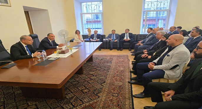 بالصور .. وزير الخارجية يلتقي عددا من ممثلي الجالية المصرية بموسكو ويؤكد التزام الدولة برعاية مصالح المصريين بالخارج