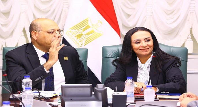 وزيرا التضامن الاجتماعي والعمل يبحثان ضم العمالة غير المنتظمة في قطاعي التشييد والبناء إلى مظلة التأمين الصحي
