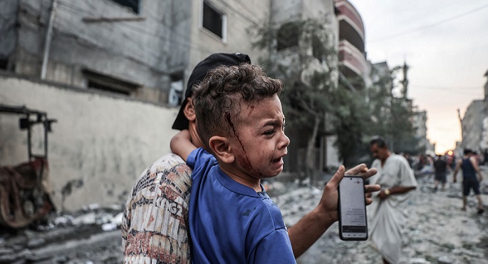 استشهاد 4 فلسطينيين بينهم طفلان في قصف على دير البلح وسط قطاع غزة