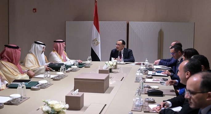 بالصور .. رئيس الوزراء يلتقي وزير المالية السعودي لبحث عدد من ملفات الشراكة