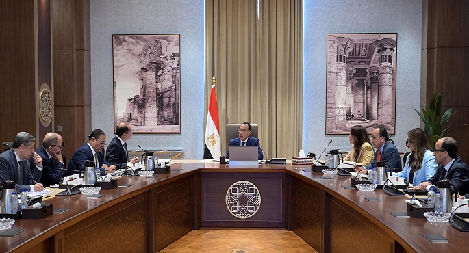 رئيس الوزراء يستعرض مع وزير المالية إجراءات تهيئة مناخ جاذب للاستثمارات المحلية والأجنبية