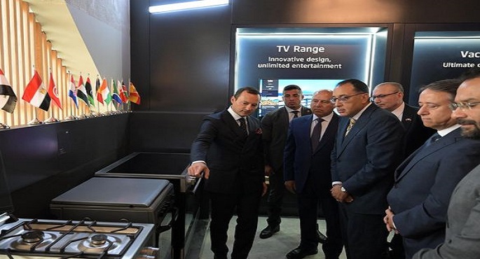 بالصور.. رئيس الوزراء يفتتح مجمع تصنيع الأجهزة المنزلية لشركة “بيكو” التركية