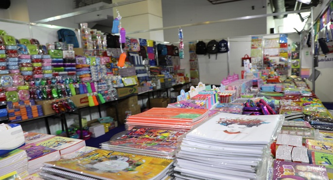 إقبال كثيف على معرض “أهلا مدارس”.. والتخفيضات تخطت 30%