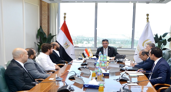 وزير التموين يعقد اجتماعاً مع شركة مكسب في إطار التعاون مع القطاع الخاص.