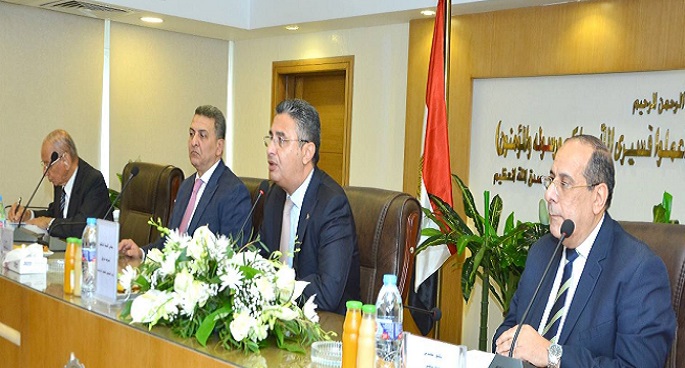 وزير التموين يترأس اجتماع الشركة القابضة للصناعات الغذائية لمتابعة خطط التطوير وتوفير السلع الأساسية