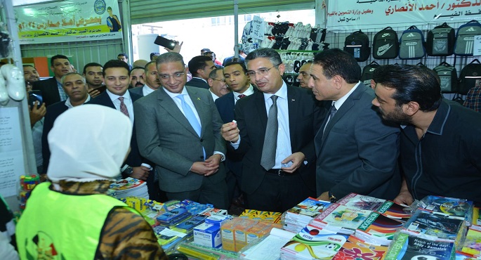 بالصور.. وزير التموين ومحافظ الفيوم يتفقدان معرض أهلاً مدارس وعدداً من المجمعات الاستهلاكية وفروع الجملة