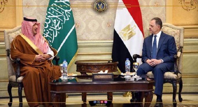بالصور.. وزير الداخلية يبحث مع نظيره السعودي سبل تدعيم أواصر التعاون الأمني بين البلدين