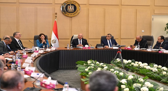 بالصور.. وزير الصناعة والنقل يترأس الاجتماع السابع للمجموعة الوزارية للتنمية الصناعية