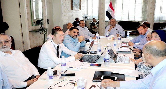 وزير قطاع الأعمال يستعرض مستجدات المشروع القومي لتطوير صناعة الغزل والنسيج