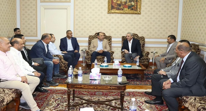 وزير قطاع الأعمال العام يستهل زيارته لشركة “غزل المحلة” بلقاء محافظ الغربية ونواب البرلمان