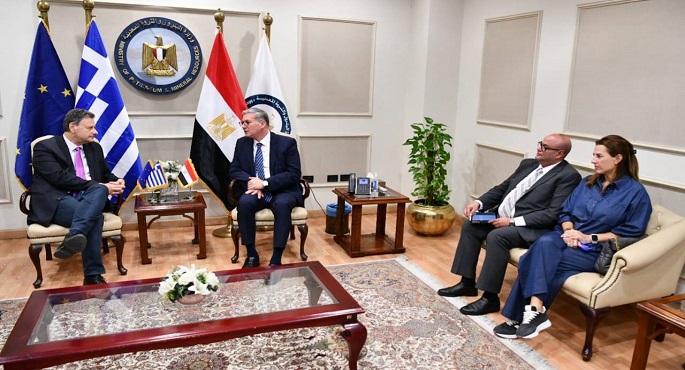 وزير البترول يبحث مع وزير البيئة والطاقة اليوناني الشراكة في مجال التقاط تخزين الكربون الأخضر