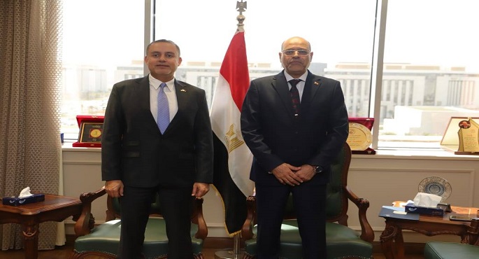 وزير العمل يلتقي السفير القطري لبحث التوسع في استقبال العمالة المصرية في عمل قطر