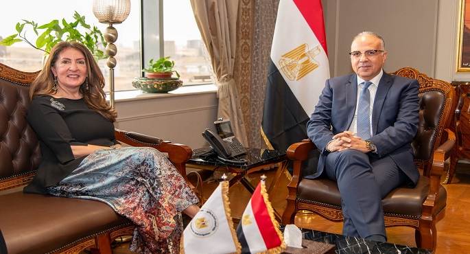 بالصور .. وزير الري يبحث مع السفيرة الأمريكية سُبل تعزيز التعاون بين مصر وأمريكا في مجال الموارد المائية