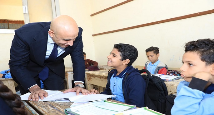 بالصور.. وزير التعليم يتفقد عددا من المدارس بمحافظة البحيرة