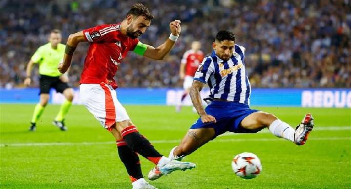 مانشستر يونايتد يتعادل مع بورتو البرتغالي 3-3 في الدوري الأوروبي