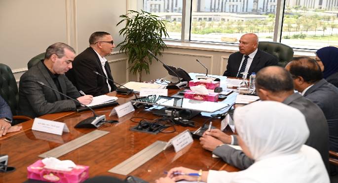 وزير الصناعة يبحث مع رئيس شركة تكنولوجيا الحديد خطة إنشاء مصنع لإنتاج الأبواب المصفحة