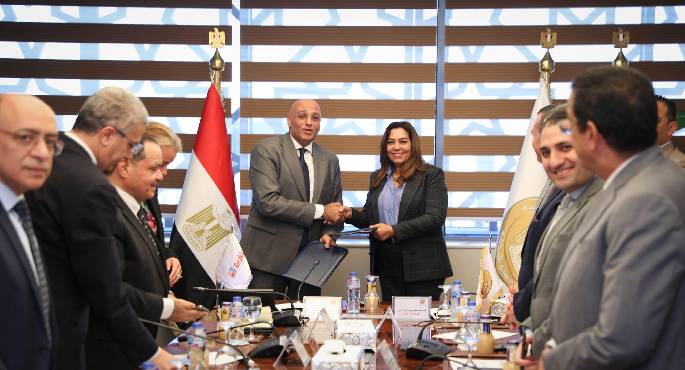 التنمية المحلية وجهاز تنمية المشروعات الصغيرة يوقعان بروتوكول تعاون للتنسيق والتوسع في توجيه أوجه الدعم