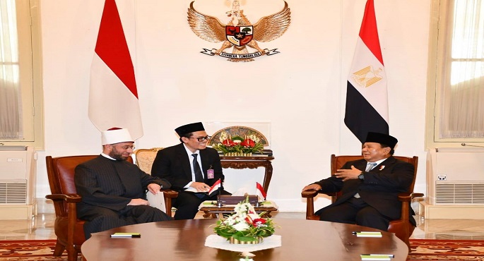 بالصور.. الرئيس الإندونيسي يستقبل وزير الأوقاف ممثلا عن الرئيس السيسي