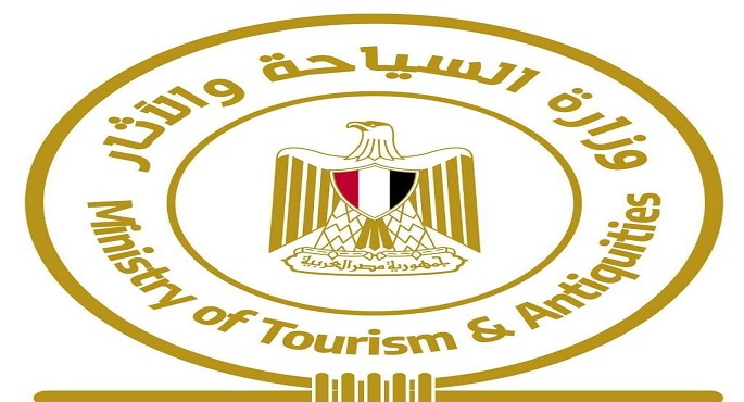 “المجلس الأعلى للآثار” ينفي طلاء تماثيل أسود كوبري قصر النيل باللون الأسود