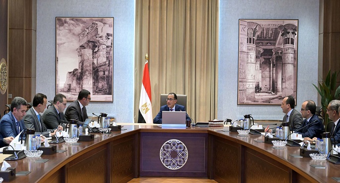 بالصور.. رئيس الوزراء يتابع خطط التسويق لمشروعات هيئة المجتمعات العمرانية الجديدة