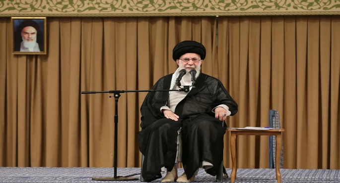 خامنئى يعين باكبور قائدا عاما للحرس الثورى وموسوى رئيسا لأركان القوات المسلحة