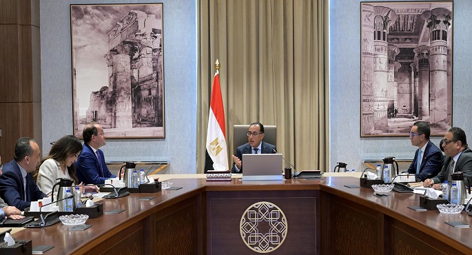 بالصور.. رئيس الوزراء يستعرض المُخرجات النهائية لحِزم التسهيلات الضريبية ومُحفّزات الاستثمار