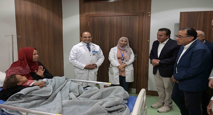 بالصور.. رئيس الوزراء يتابع تشغيل منظومة التأمين الصحي الشامل بالأقصر ويتفقد مجمع الأقصر الطبي الدولي