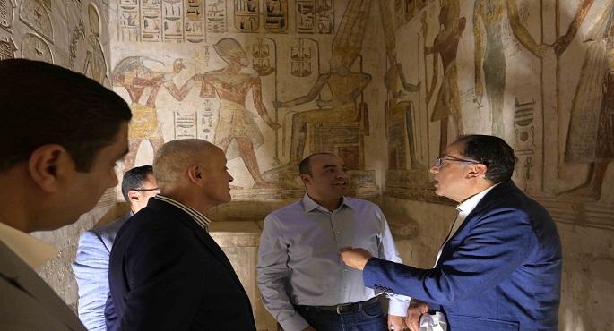بالصور.. مدبولي يتفقد معبد هابو خلال جولته بالأقصر.. ويؤكد دعم الحكومة الكامل لرفع كفاءة المعابد الأثرية