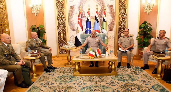 بالفيديو والصور.. رئيس الأركان يلتقي قائد القوات البرية الإيطالية