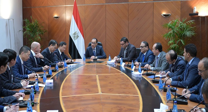 بالصور.. رئيس الوزراء يلتقي المدير العام ورئيس الشركة الصينية العامة للهندسة المعمارية “CSCEC”