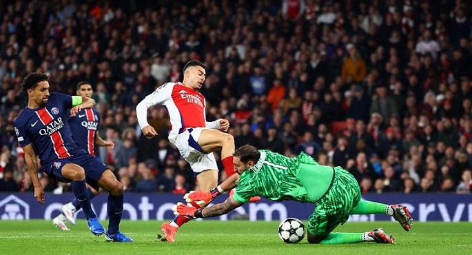 أرسنال يفوز على باريس سان جيرمان 2 / 0 في دوري أبطال أوروبا