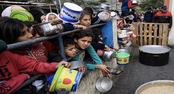 القدس العربي: نتنياهو يخيّر سكان غزة بين الحياة والموت