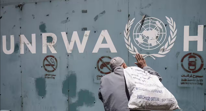 الأونروا… شريان حياة اللاجئين الفلسطينيين في مرمى النيران الإسرائيلية