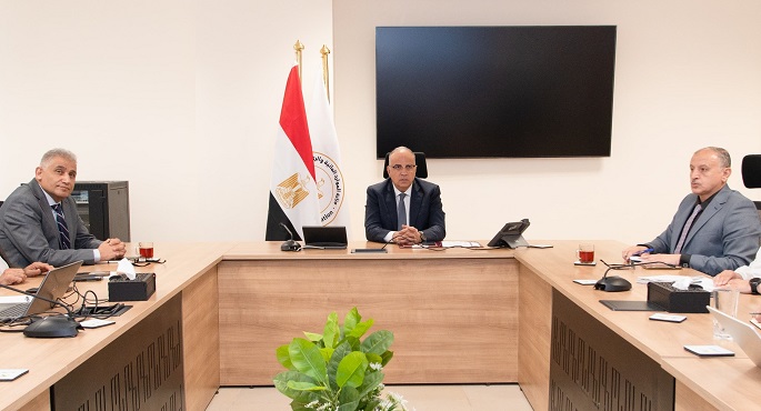 بالصور.. وزير الرى يتابع استعدادات مصلحة الميكانيكا والكهرباء للموسمين الشتوي والصيفي القادمين