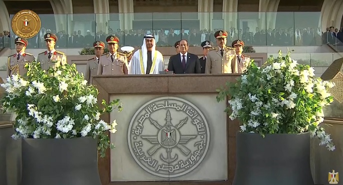 الرئيس السيسي يرفع علم القوات المسلحة على مقر الأكاديمية العسكرية بالعاصمة الإدارية