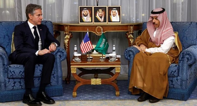 بلينكن يطالب بإنهاء الحرب وإعادة إعمار غزة خلال زيارته للسعودية