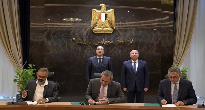 بالصور.. رئيس الوزراء يشهد توقيع مذكرة تفاهم مع “موانىء دبي العالمية”