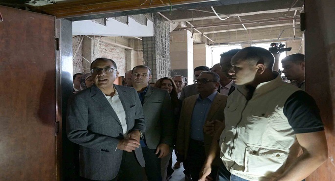 بالصور..رئيس الوزراء يتفقد مشروع ترميم “قصر ثقافة السويس”